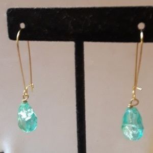 NWT Crackled glass drop earrings
